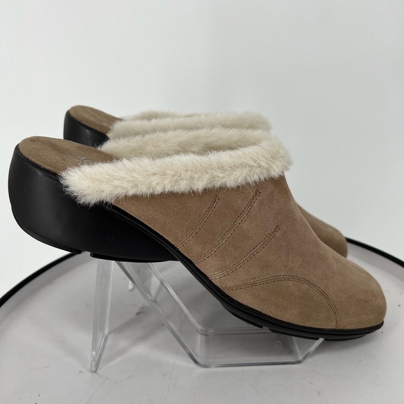 AEROSOLES TAN SUEDE FAUX FUR LINED MULES  COMFORT AND‎ STYLE - Picture 1 of 8